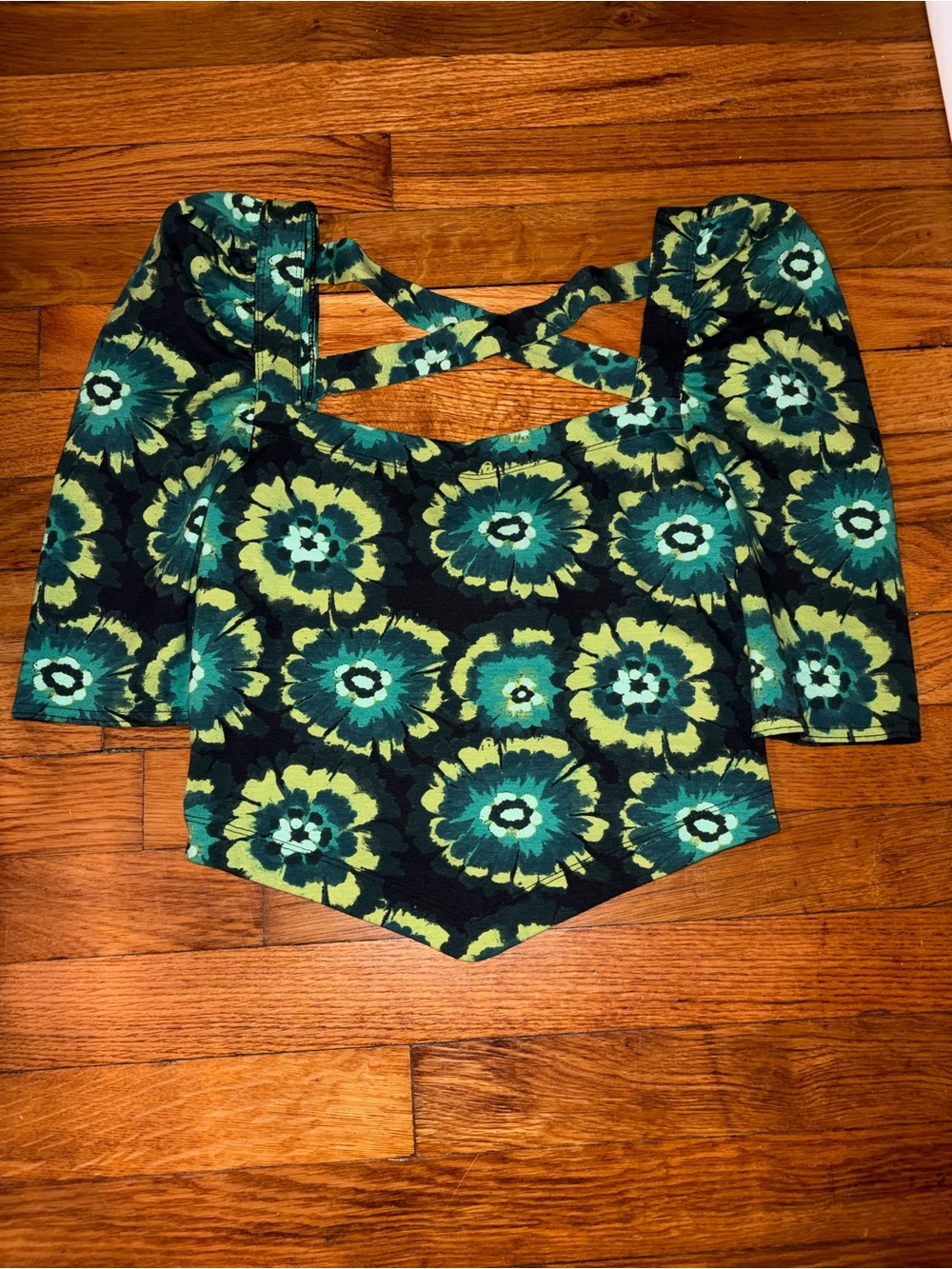 Free People Revolve Womens
Forest Green Give Me More Top
Criss Cross Back NWT